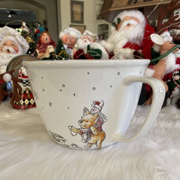 Disney Winnie the Pooh Other - DISNEY'S WINNIE THE POOH & FRIENDS CHRISTMAS 10 CUP CERAMIC MIXING BOWL 9X6” NEW